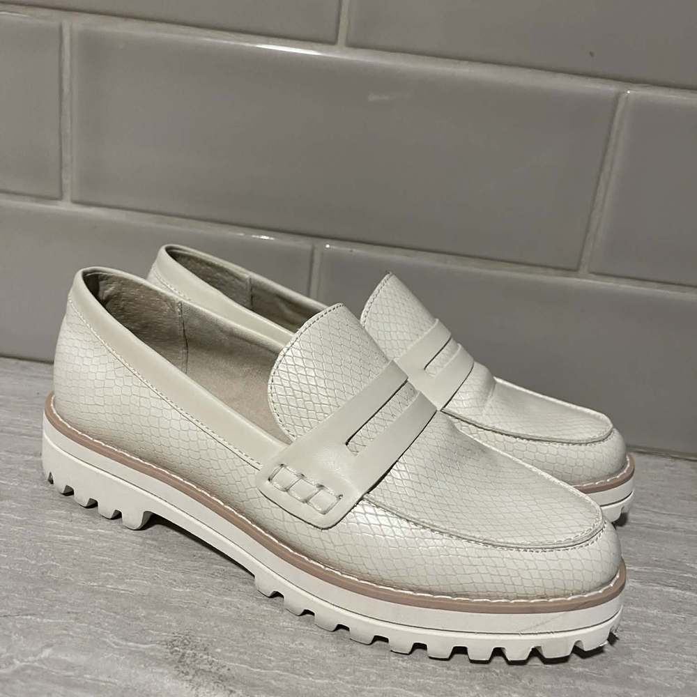 Dolce Vita Cream Loafers Size 7.5